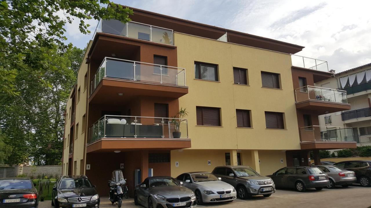 Sweet&Center Wellness Apartman Siófok Eksteriør bilde